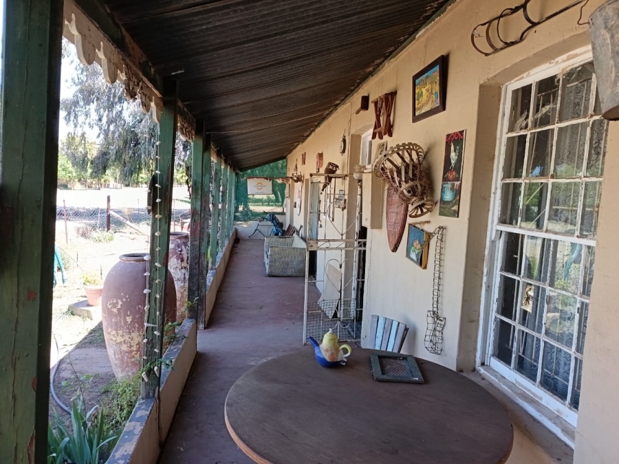 6 Bedroom Property for Sale in Smithfield Rural Free State